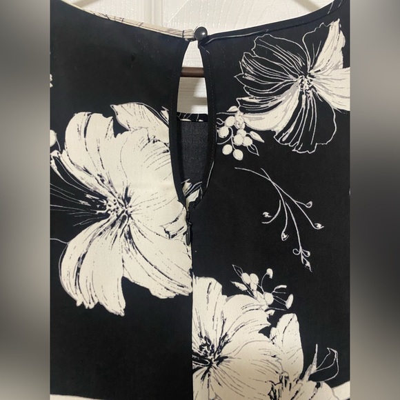 Flare Black Suzy Shier Dress - Picture 2 of 8